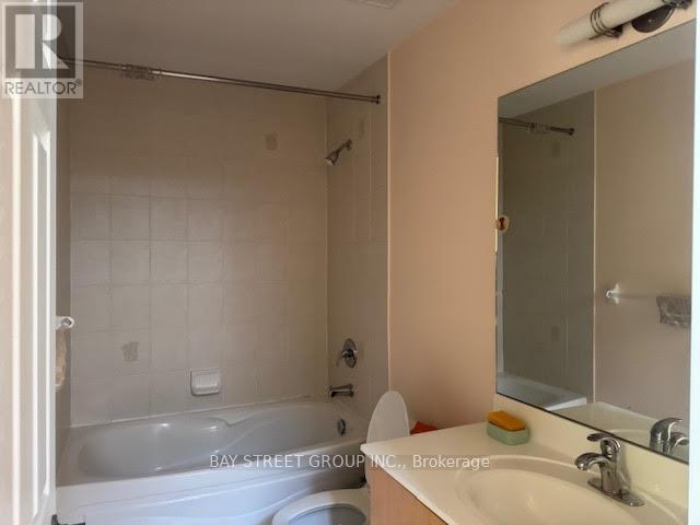 156 Legends Way, Markham, Ontario L3R 6A6 - Photo 10 - N12839102