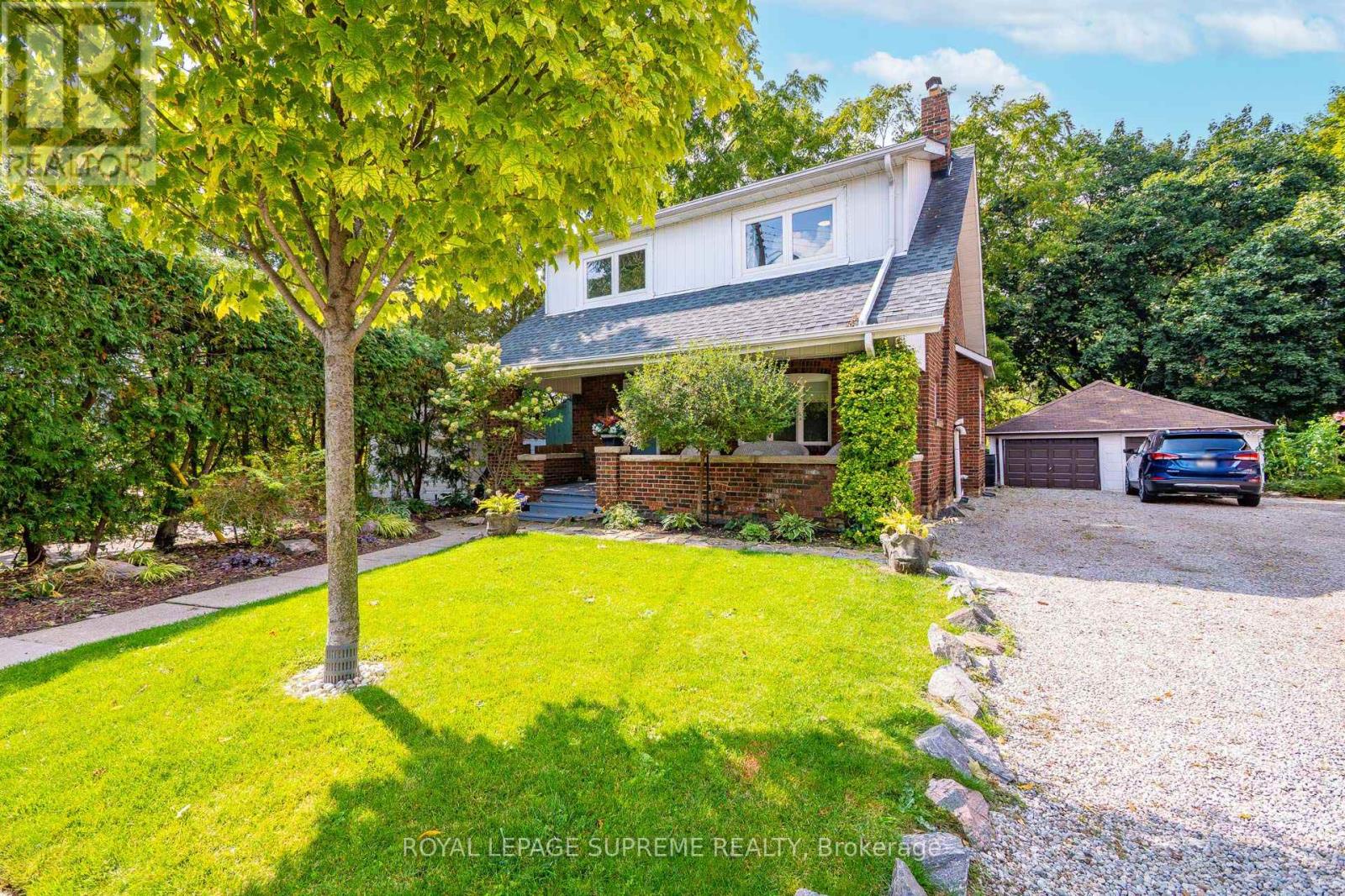 10 King Street Crescent, Toronto, Ontario  M9N 1K6 - Photo 1 - W12426107