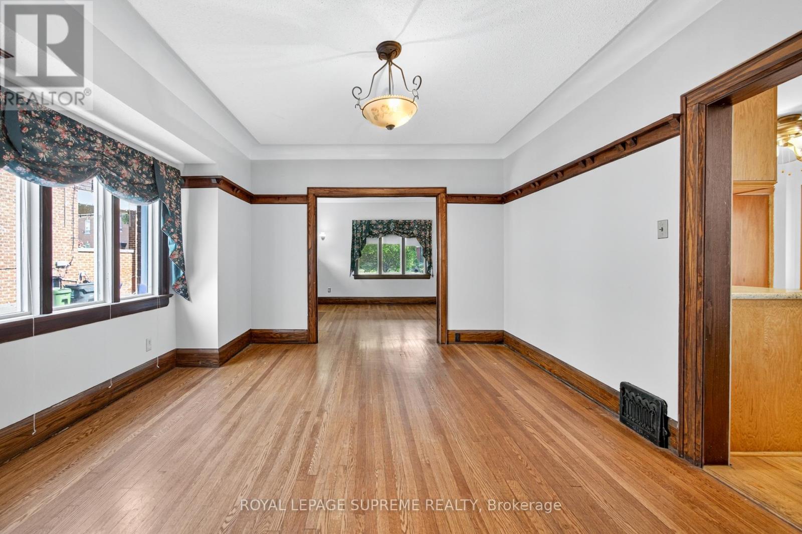 10 King Street Crescent, Toronto, Ontario  M9N 1K6 - Photo 16 - W12426107