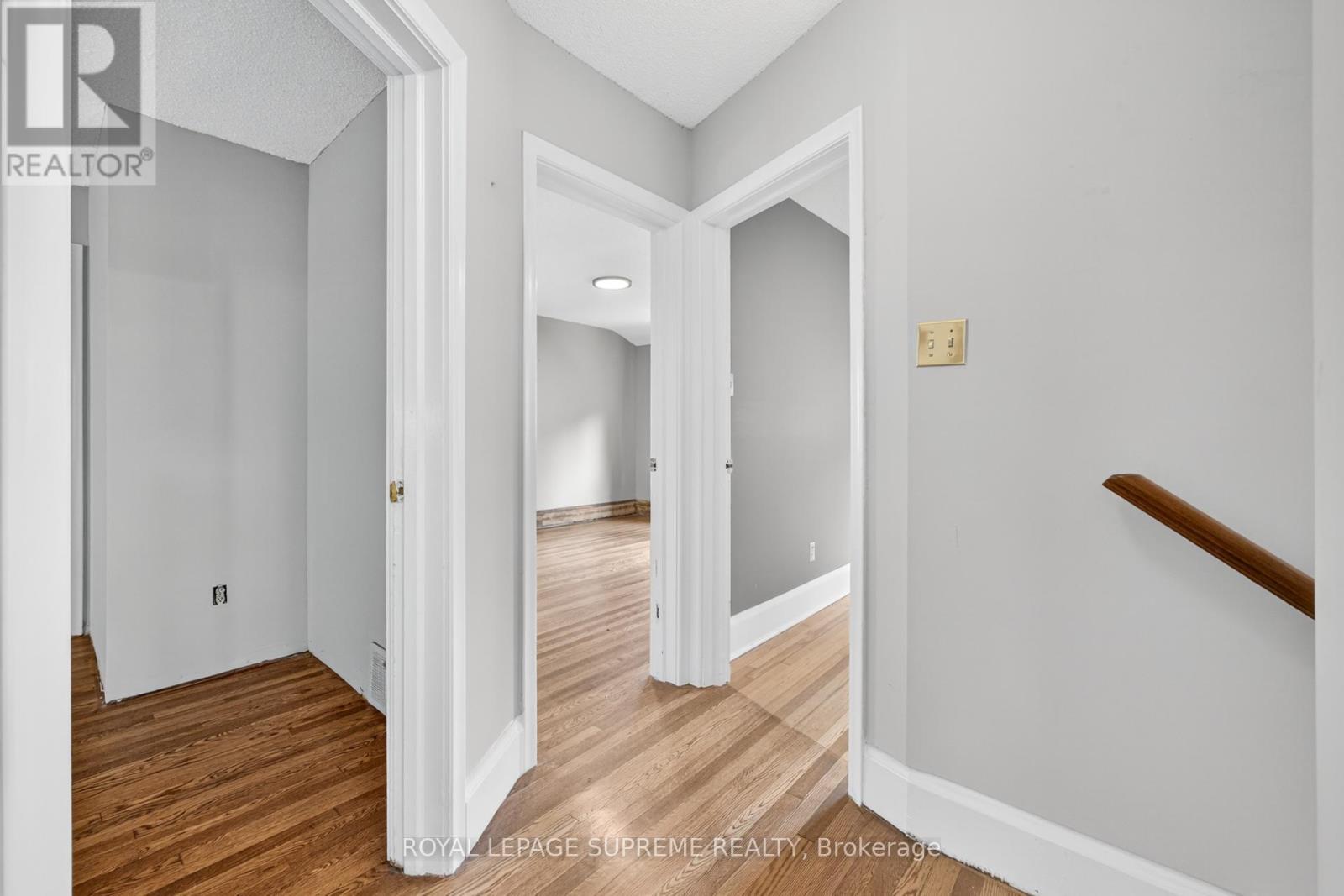 10 King Street Crescent, Toronto, Ontario  M9N 1K6 - Photo 30 - W12426107