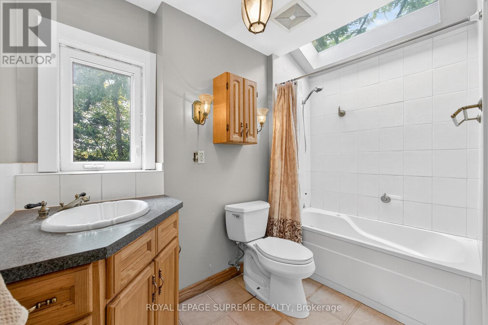 10 King Street Crescent, Toronto, Ontario  M9N 1K6 - Photo 39 - W12426107