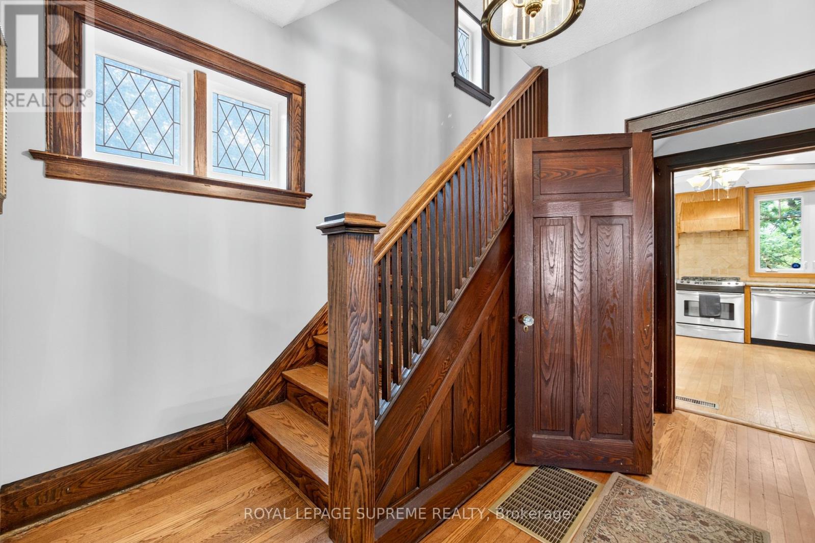 10 King Street Crescent, Toronto, Ontario  M9N 1K6 - Photo 9 - W12426107