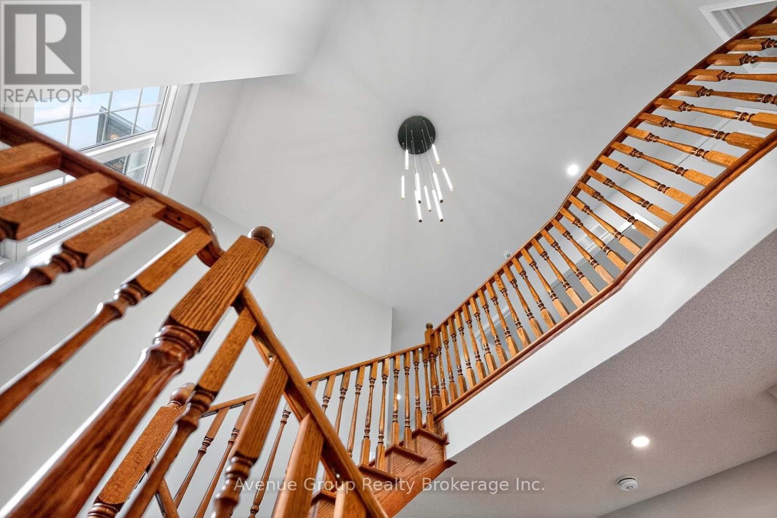 16 Caprara Crescent, Markham, Ontario  L6B 0B7 - Photo 4 - N12905082