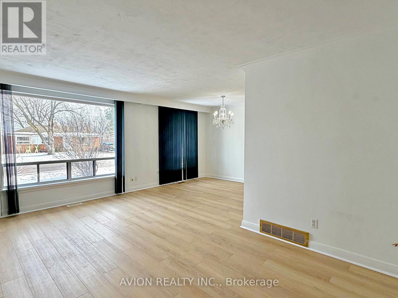 Upper - 50 Tormore Drive, Richmond Hill, Ontario  L4C 3N4 - Photo 6 - N12905094