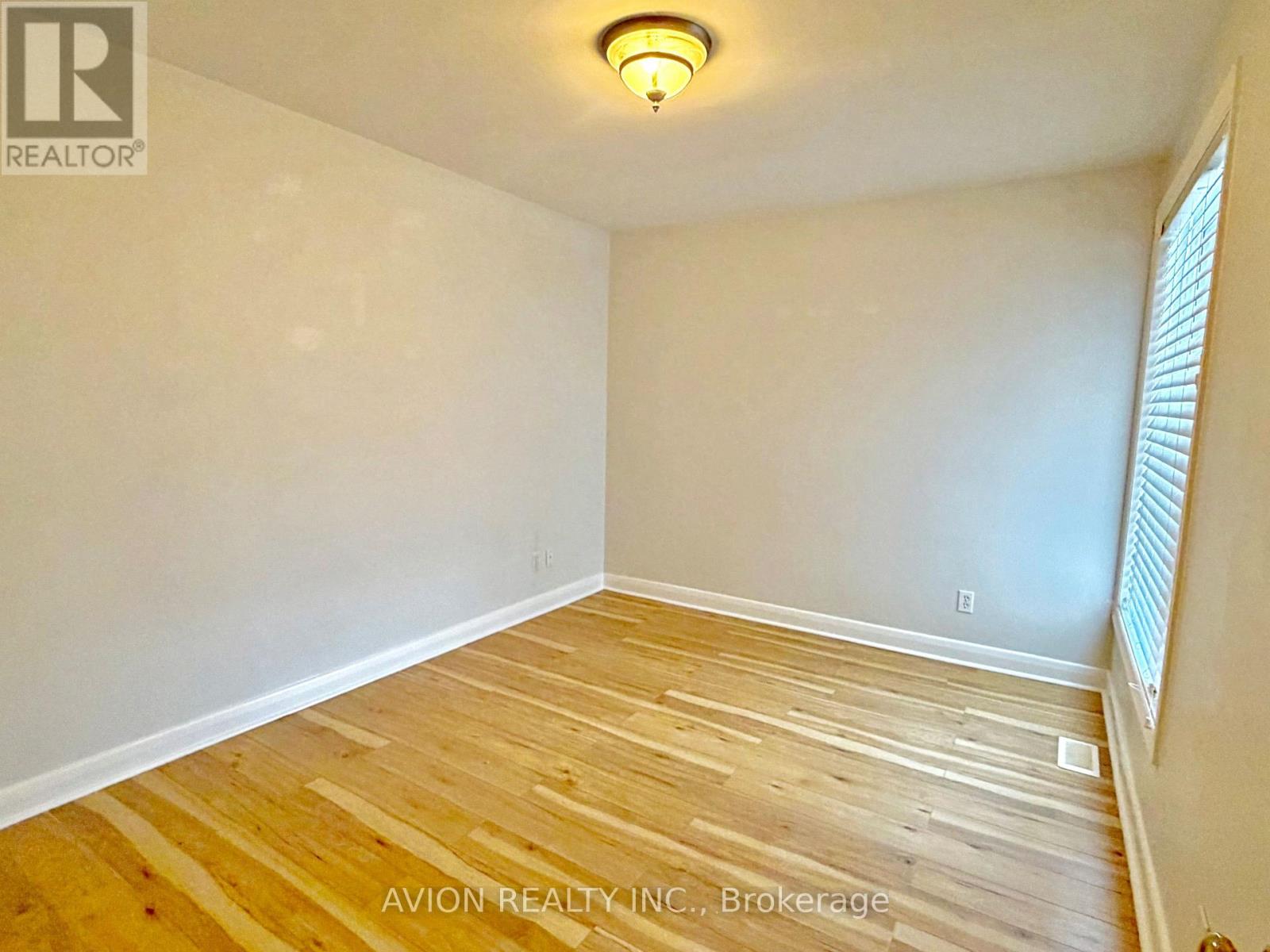 Upper - 50 Tormore Drive, Richmond Hill, Ontario  L4C 3N4 - Photo 8 - N12905094