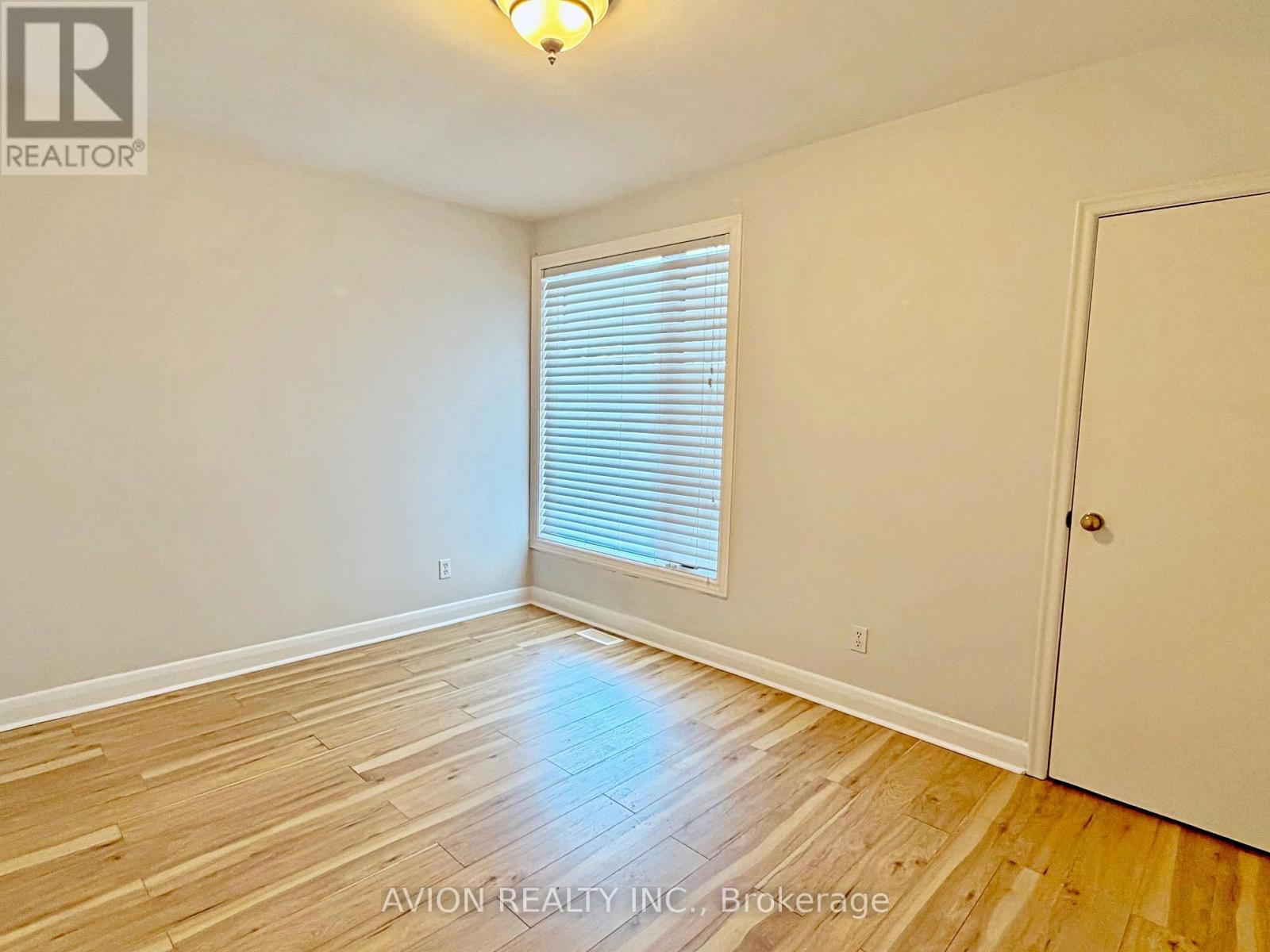 Upper - 50 Tormore Drive, Richmond Hill, Ontario  L4C 3N4 - Photo 9 - N12905094