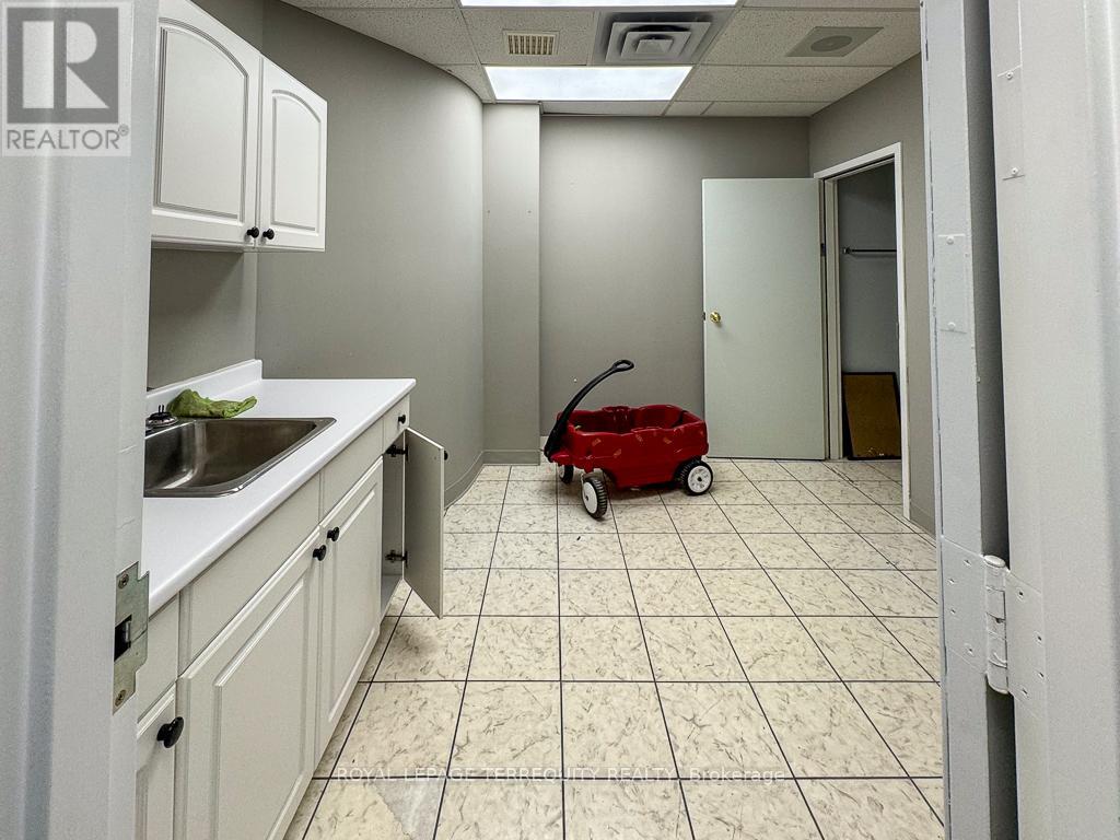 201 - 5402 Main Street, Whitchurch-Stouffville (Stouffville), Ontario  L4A 1H3 - Photo 15 - N12905178