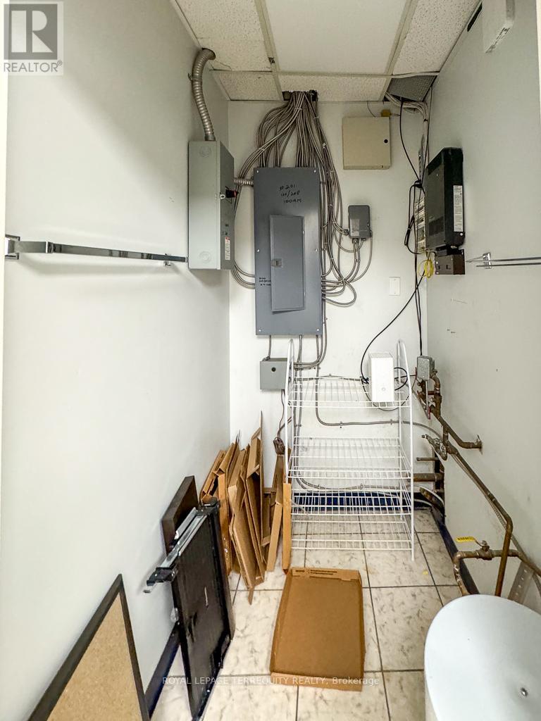 201 - 5402 Main Street, Whitchurch-Stouffville (Stouffville), Ontario  L4A 1H3 - Photo 18 - N12905178