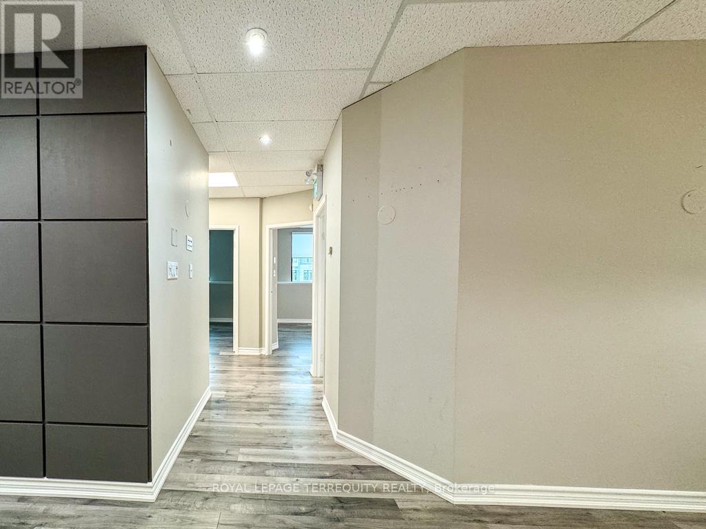 201 - 5402 Main Street, Whitchurch-Stouffville (Stouffville), Ontario  L4A 1H3 - Photo 4 - N12905178