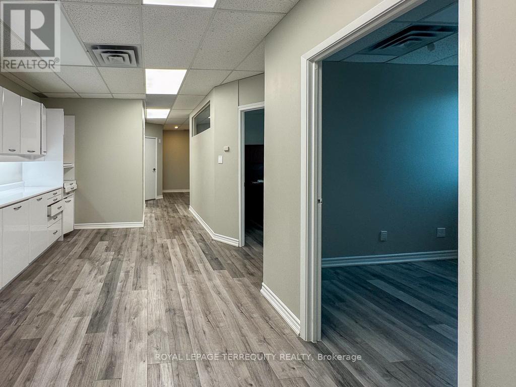 201 - 5402 Main Street, Whitchurch-Stouffville (Stouffville), Ontario  L4A 1H3 - Photo 9 - N12905178