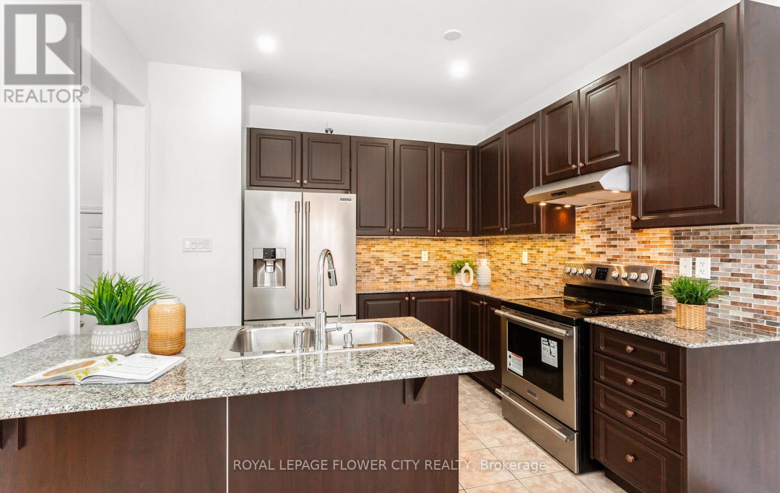 2 Archville Street, Brampton, Ontario  L6Y 5Y5 - Photo 10 - W12905156