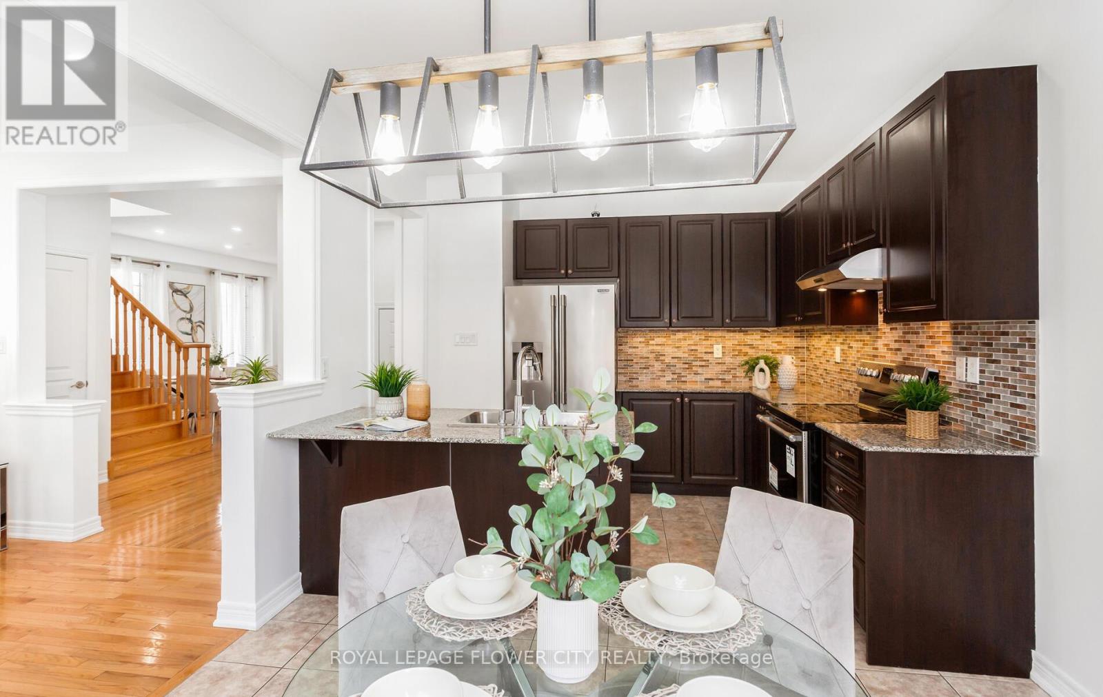 2 Archville Street, Brampton, Ontario  L6Y 5Y5 - Photo 8 - W12905156