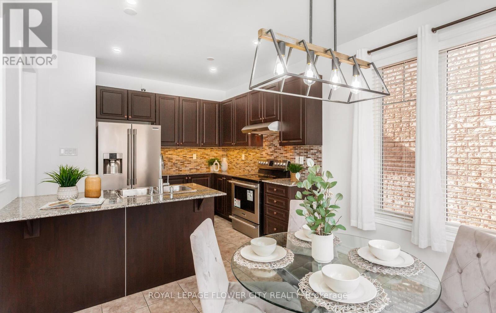 2 Archville Street, Brampton, Ontario  L6Y 5Y5 - Photo 9 - W12905156