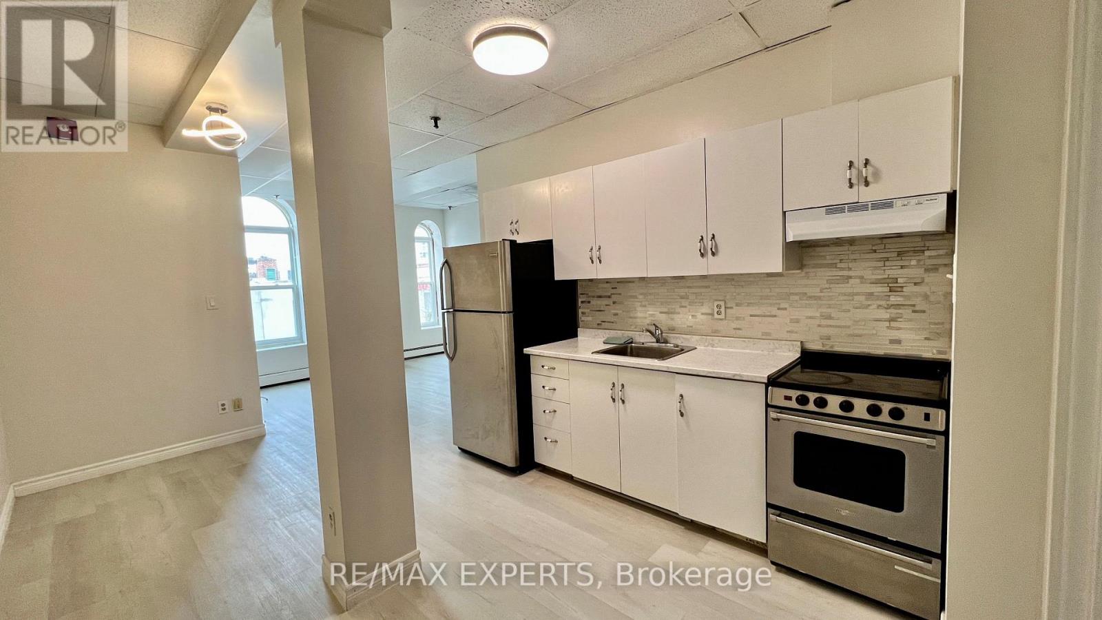 202 - 8 Main Street, Brampton, Ontario  L6W 2C3 - Photo 3 - W12905226