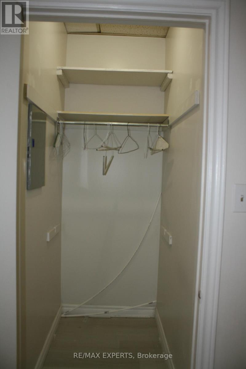 202 - 8 Main Street, Brampton, Ontario  L6W 2C3 - Photo 7 - W12905226