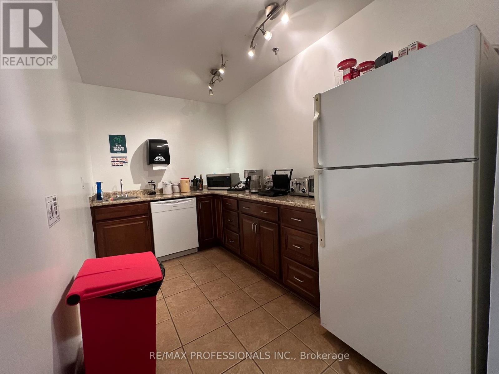 130 North Queen Street, Toronto, Ontario  M8Z 2E4 - Photo 13 - W12905242