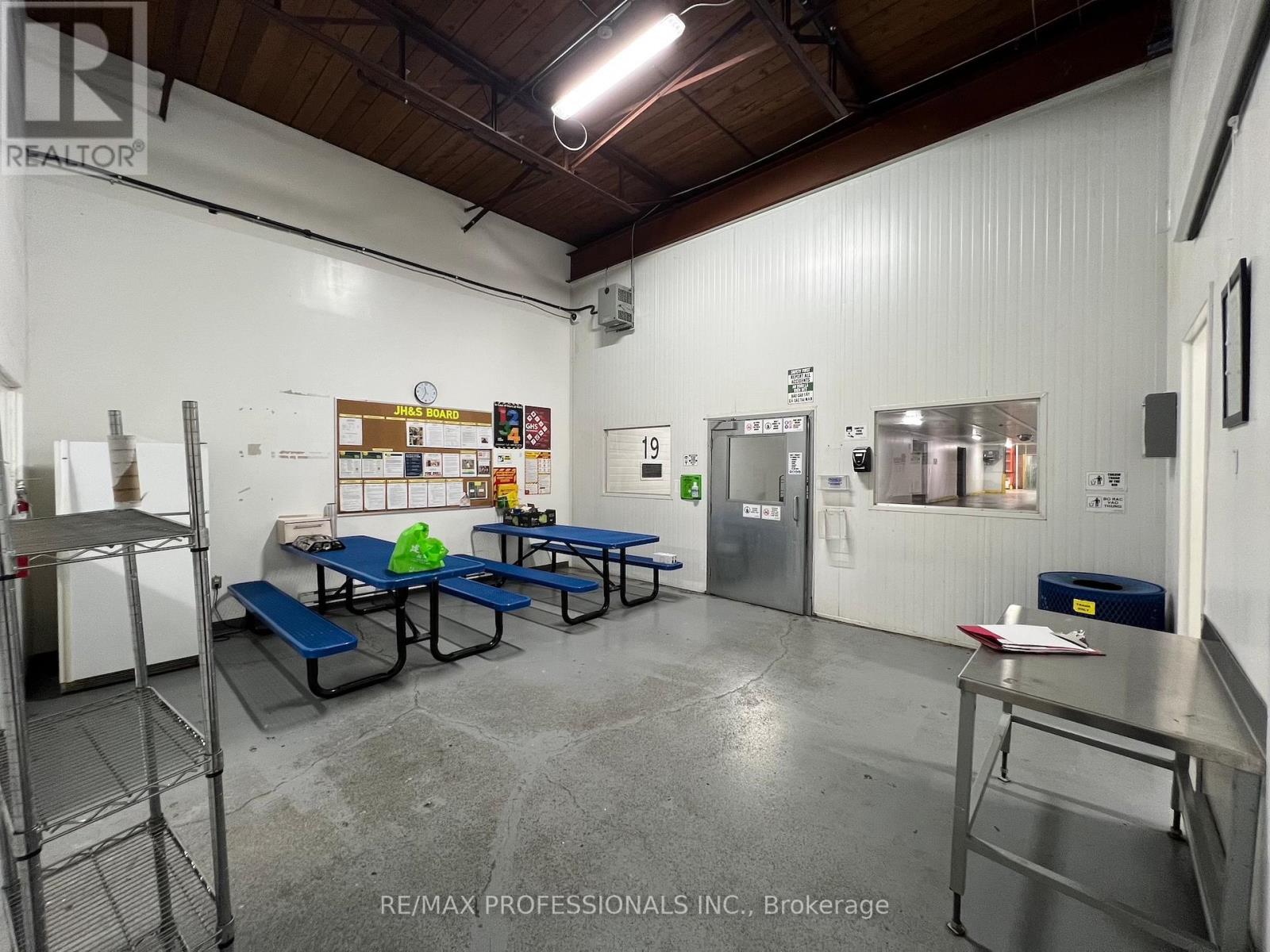 130 North Queen Street, Toronto, Ontario  M8Z 2E4 - Photo 20 - W12905242