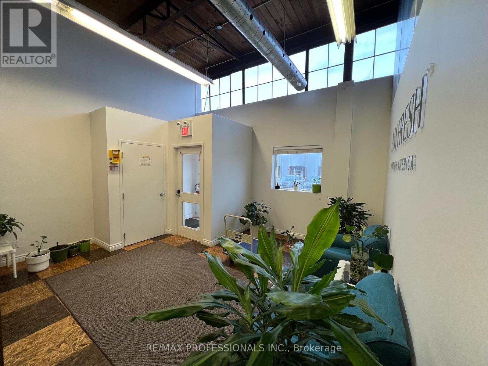 130 North Queen Street, Toronto, Ontario  M8Z 2E4 - Photo 3 - W12905242