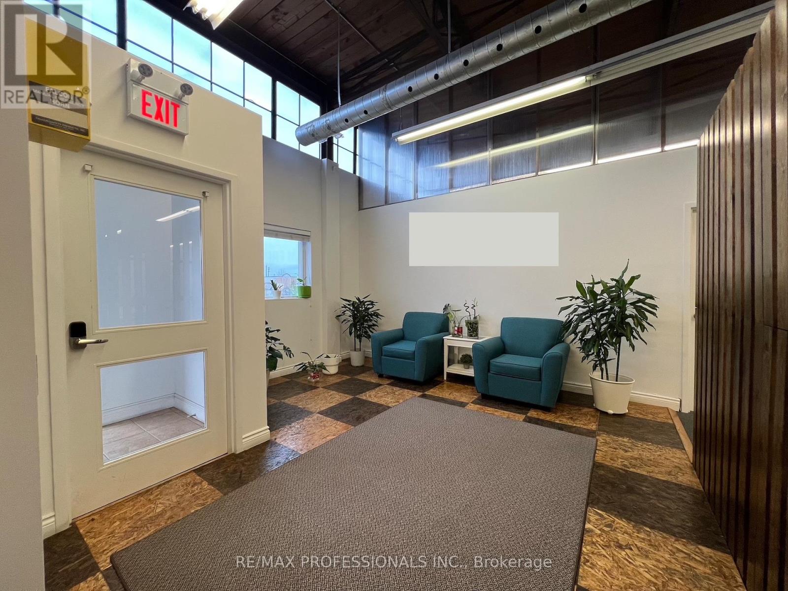 130 North Queen Street, Toronto, Ontario  M8Z 2E4 - Photo 5 - W12905242