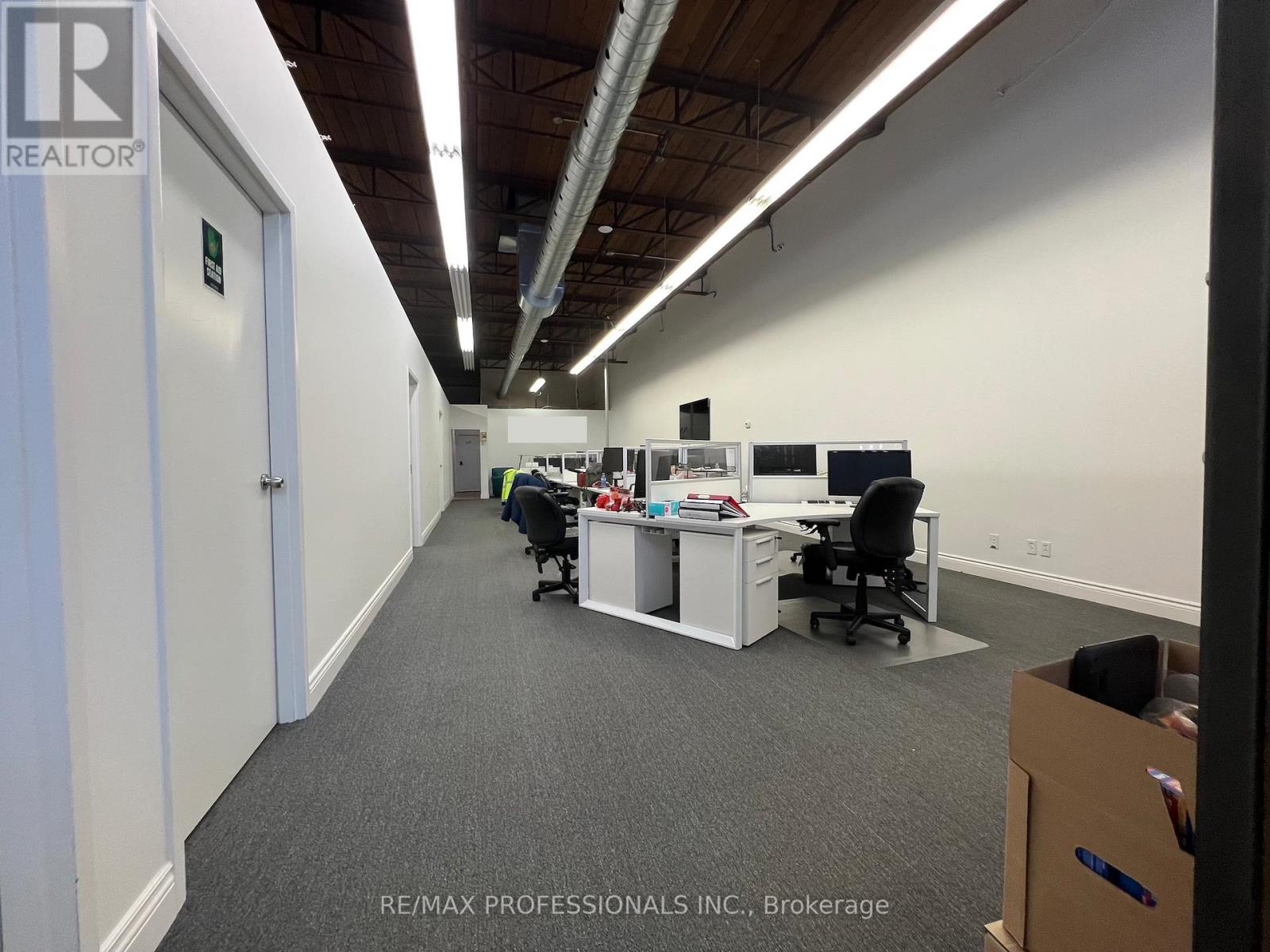 130 North Queen Street, Toronto, Ontario  M8Z 2E4 - Photo 6 - W12905242