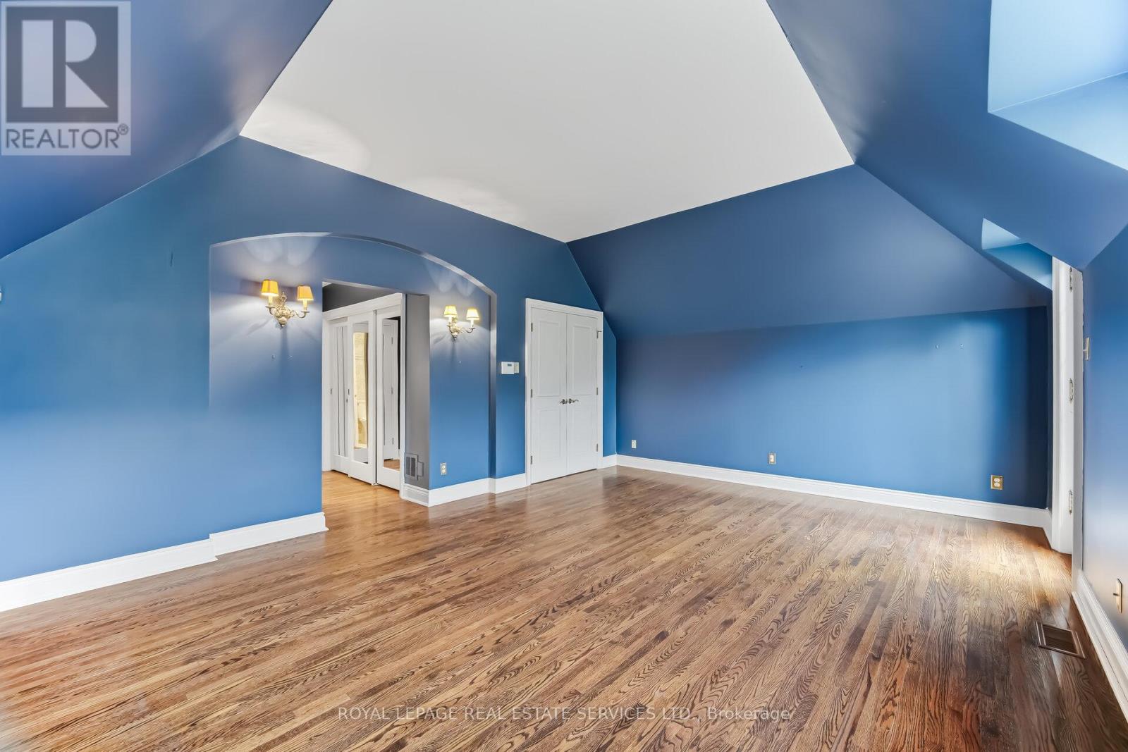 209 Grenview Boulevard S, Toronto, Ontario  M8Y 3T9 - Photo 23 - W12905246