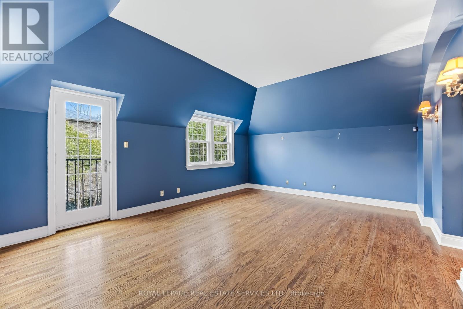 209 Grenview Boulevard S, Toronto, Ontario  M8Y 3T9 - Photo 24 - W12905246