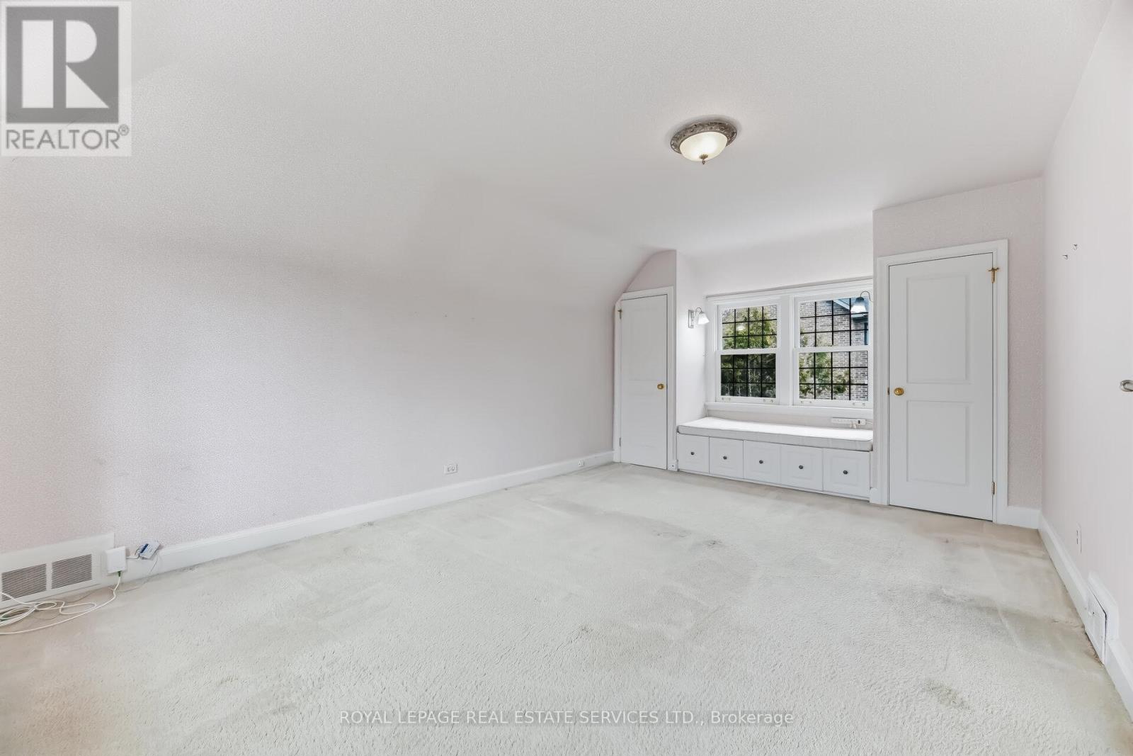 209 Grenview Boulevard S, Toronto, Ontario  M8Y 3T9 - Photo 28 - W12905246