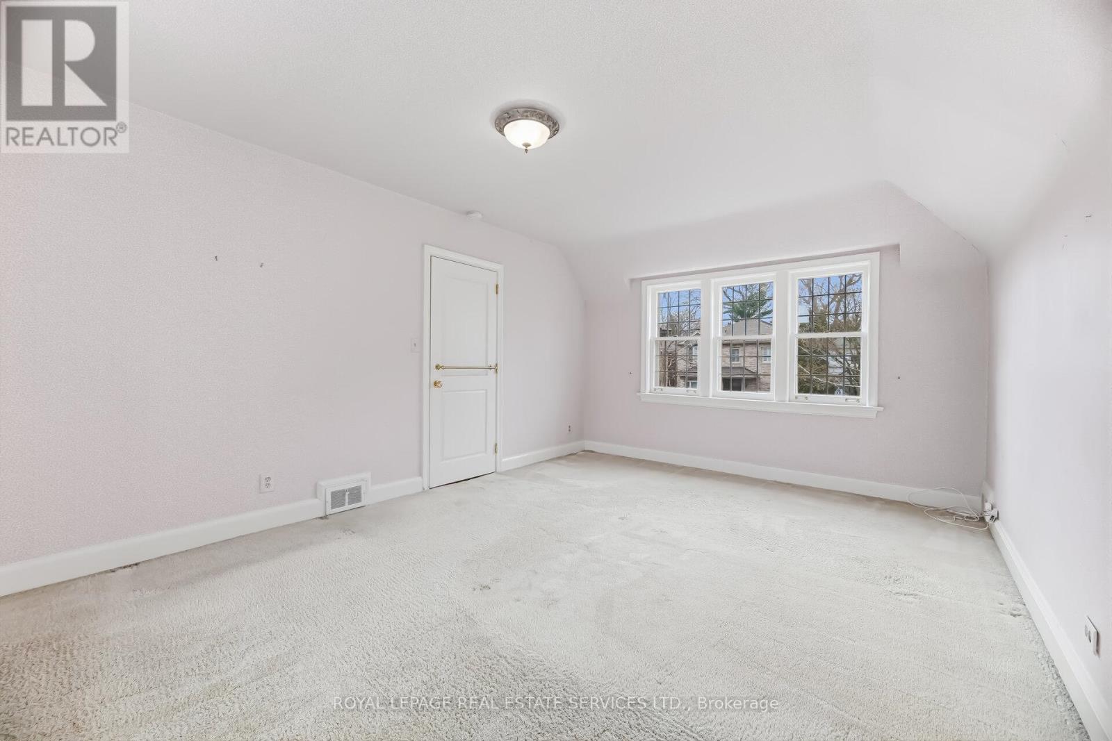 209 Grenview Boulevard S, Toronto, Ontario  M8Y 3T9 - Photo 29 - W12905246