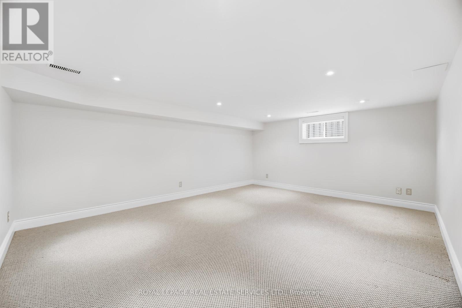 209 Grenview Boulevard S, Toronto, Ontario  M8Y 3T9 - Photo 33 - W12905246