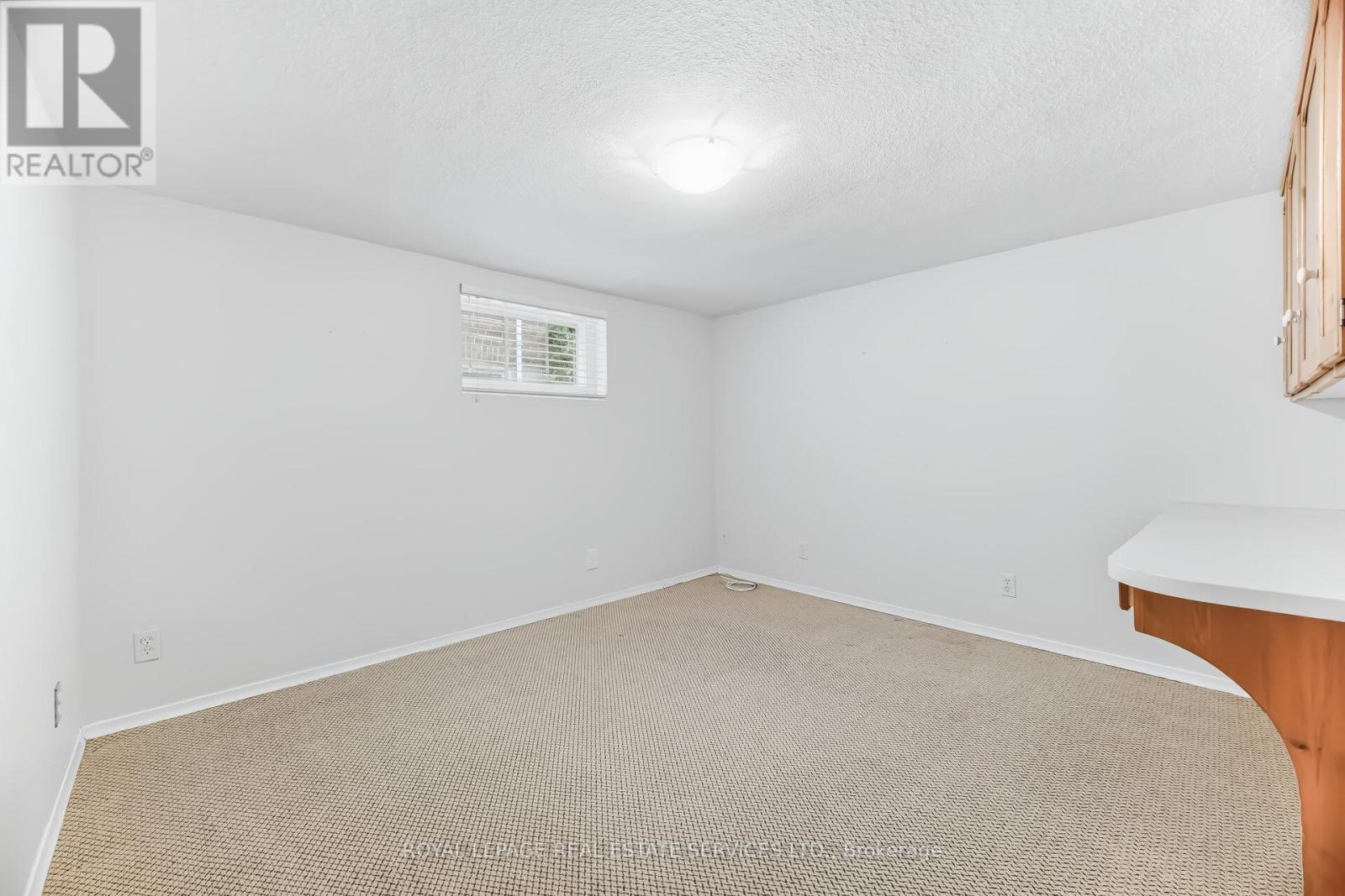 209 Grenview Boulevard S, Toronto, Ontario  M8Y 3T9 - Photo 37 - W12905246