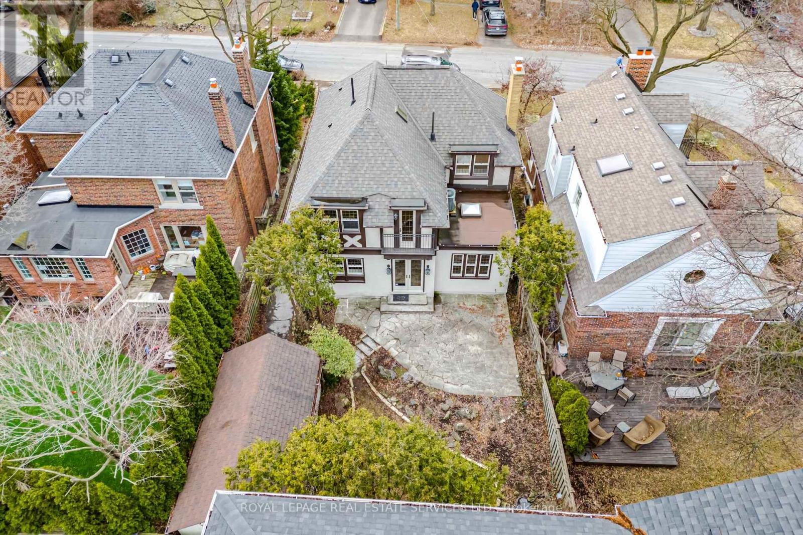 209 Grenview Boulevard S, Toronto, Ontario  M8Y 3T9 - Photo 40 - W12905246