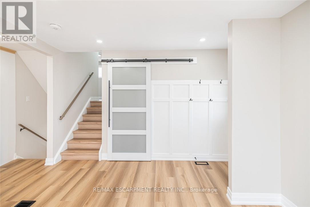 2 Country Club Drive, Hamilton, Ontario  L8K 5W2 - Photo 14 - X12905116