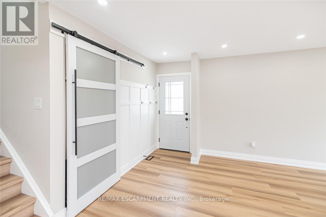 2 Country Club Drive, Hamilton, Ontario  L8K 5W2 - Photo 15 - X12905116