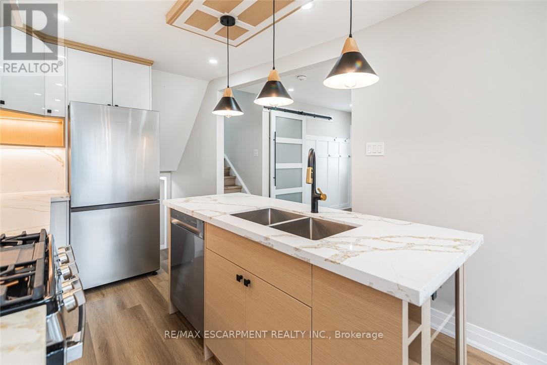 2 Country Club Drive, Hamilton, Ontario  L8K 5W2 - Photo 18 - X12905116