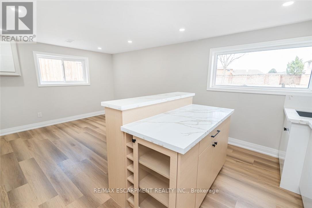 2 Country Club Drive, Hamilton, Ontario  L8K 5W2 - Photo 34 - X12905116