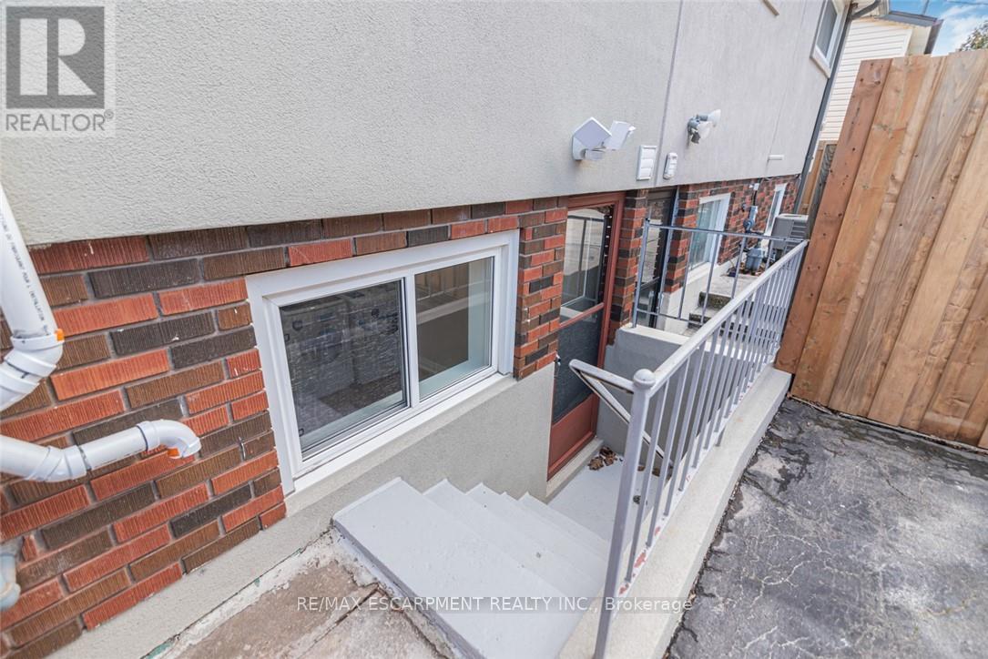 2 Country Club Drive, Hamilton, Ontario  L8K 5W2 - Photo 44 - X12905116