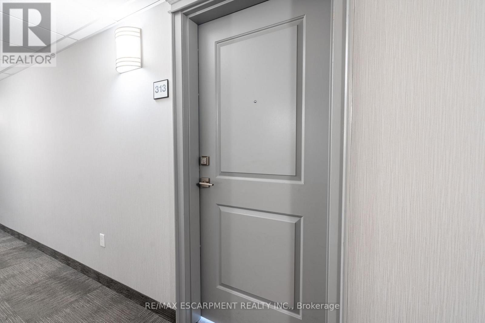 313 - 35 Southshore Crescent, Hamilton, Ontario L8E 0J2 - Photo 6 - X12905142