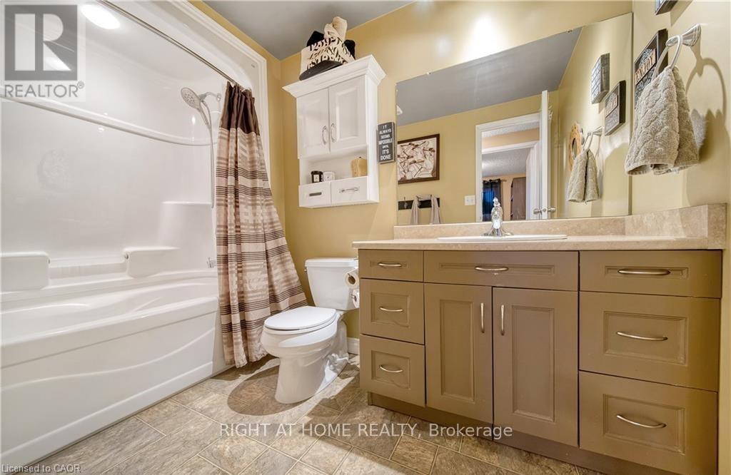 6 Bardadyn Court, St. Catharines, Ontario  L2N 6R2 - Photo 10 - X12905170