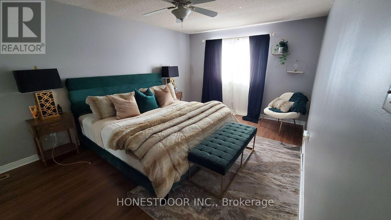 72 Tumbleweed Crescent, London South (South X), Ontario  N6E 2N8 - Photo 6 - X12905184