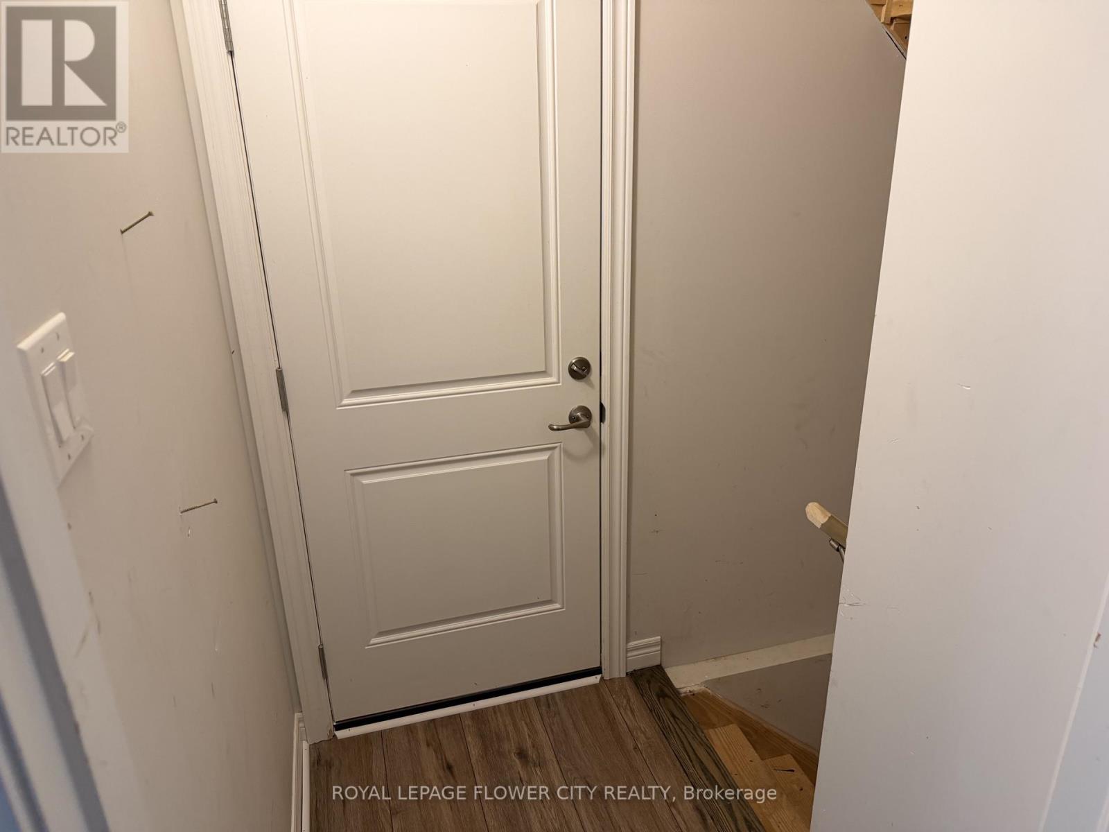 139 Sunflower Place, Welland, Ontario  L3C 0H9 - Photo 4 - X12905252