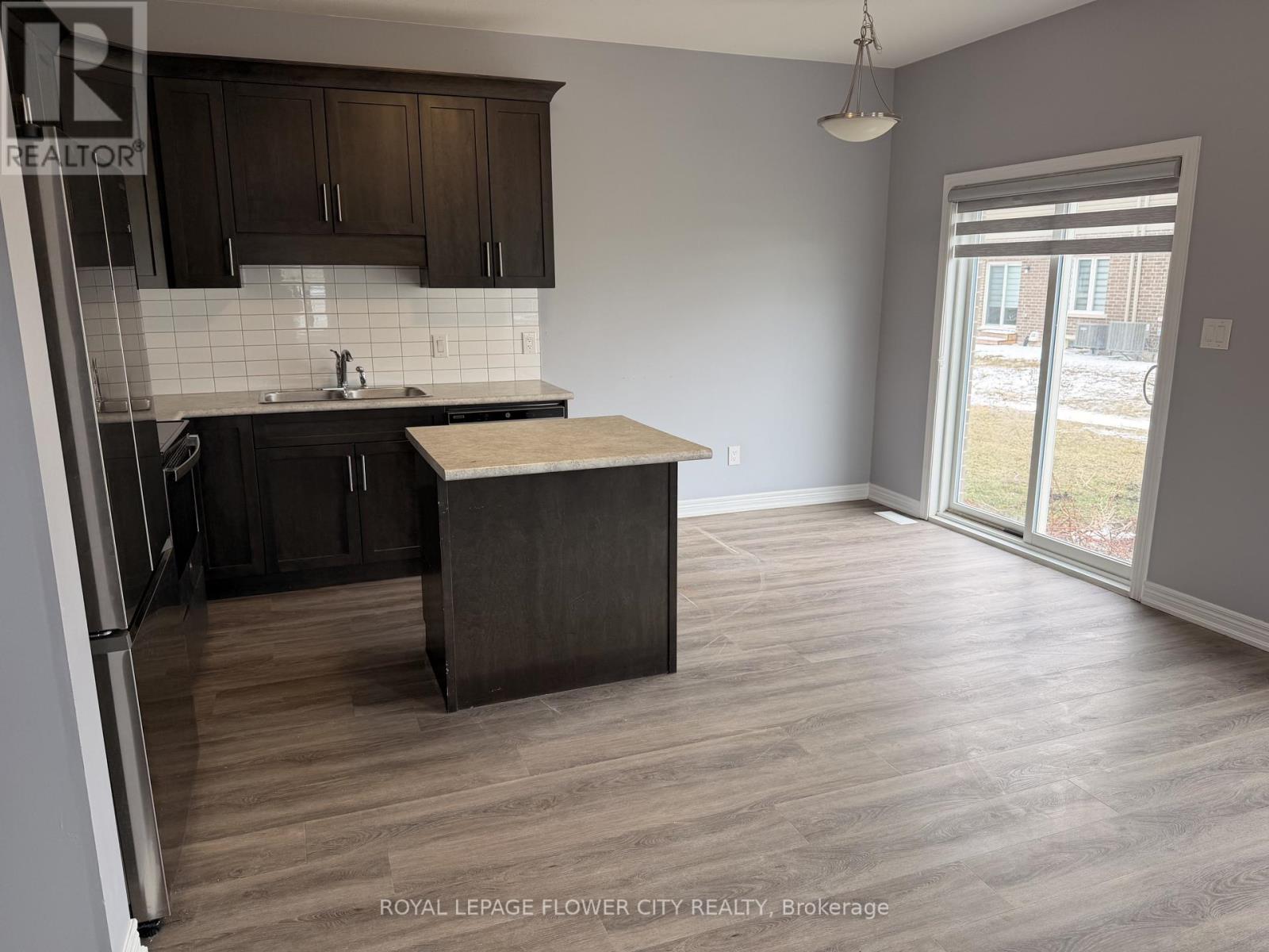 139 Sunflower Place, Welland, Ontario  L3C 0H9 - Photo 6 - X12905252