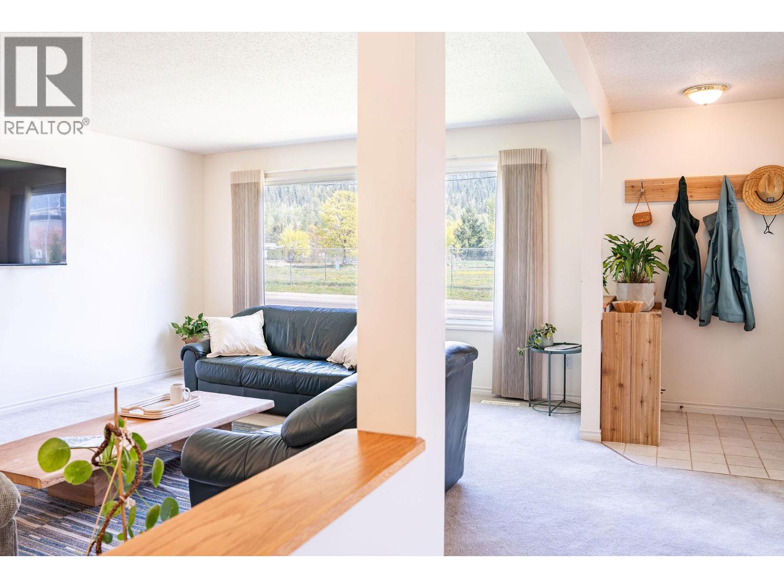 815 Fourth Street E, Revelstoke, British Columbia  V0E 2S0 - Photo 10 - 10365720