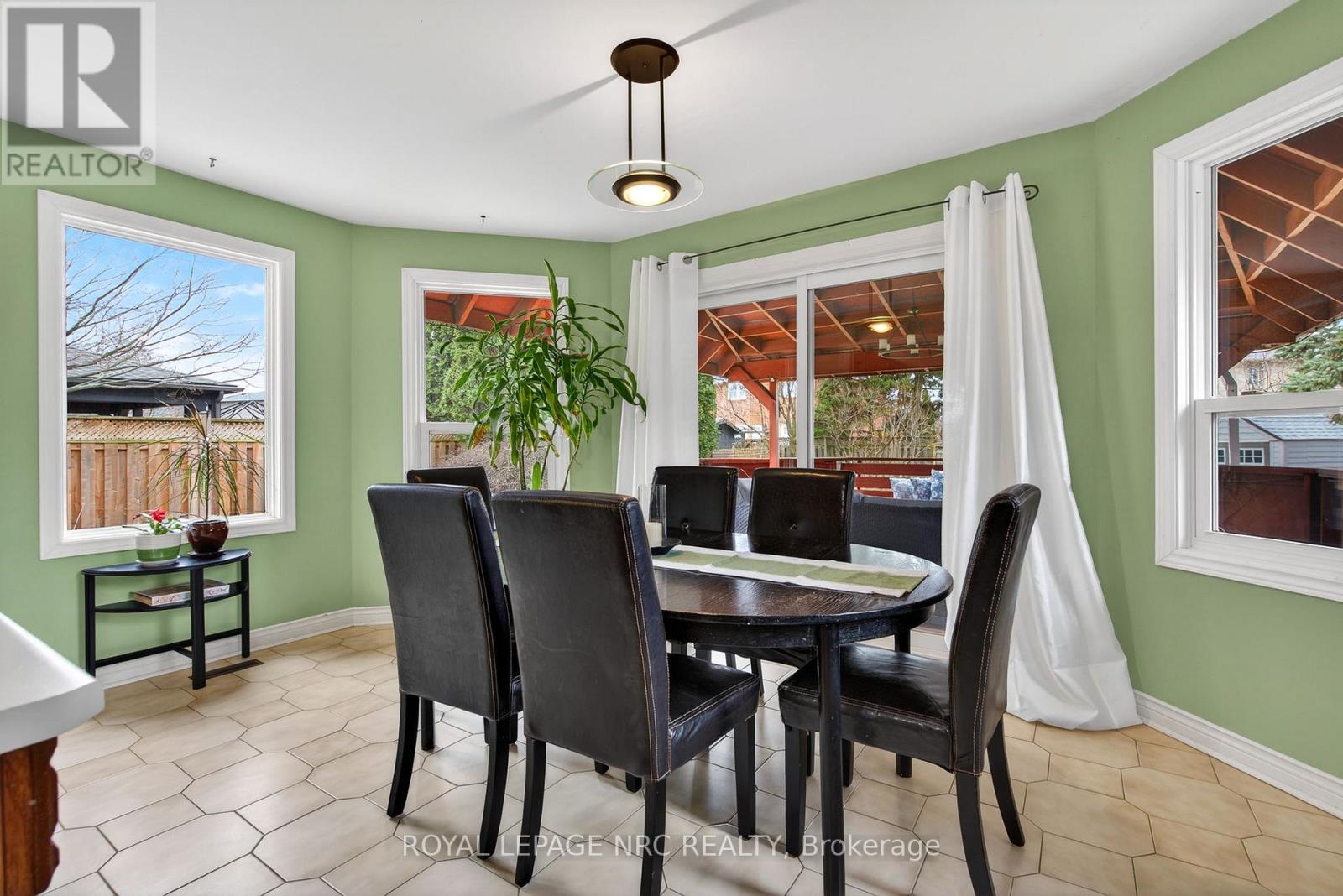 7 Barbican Trail, St. Catharines, Ontario  L2T 4A1 - Photo 12 - X12904292