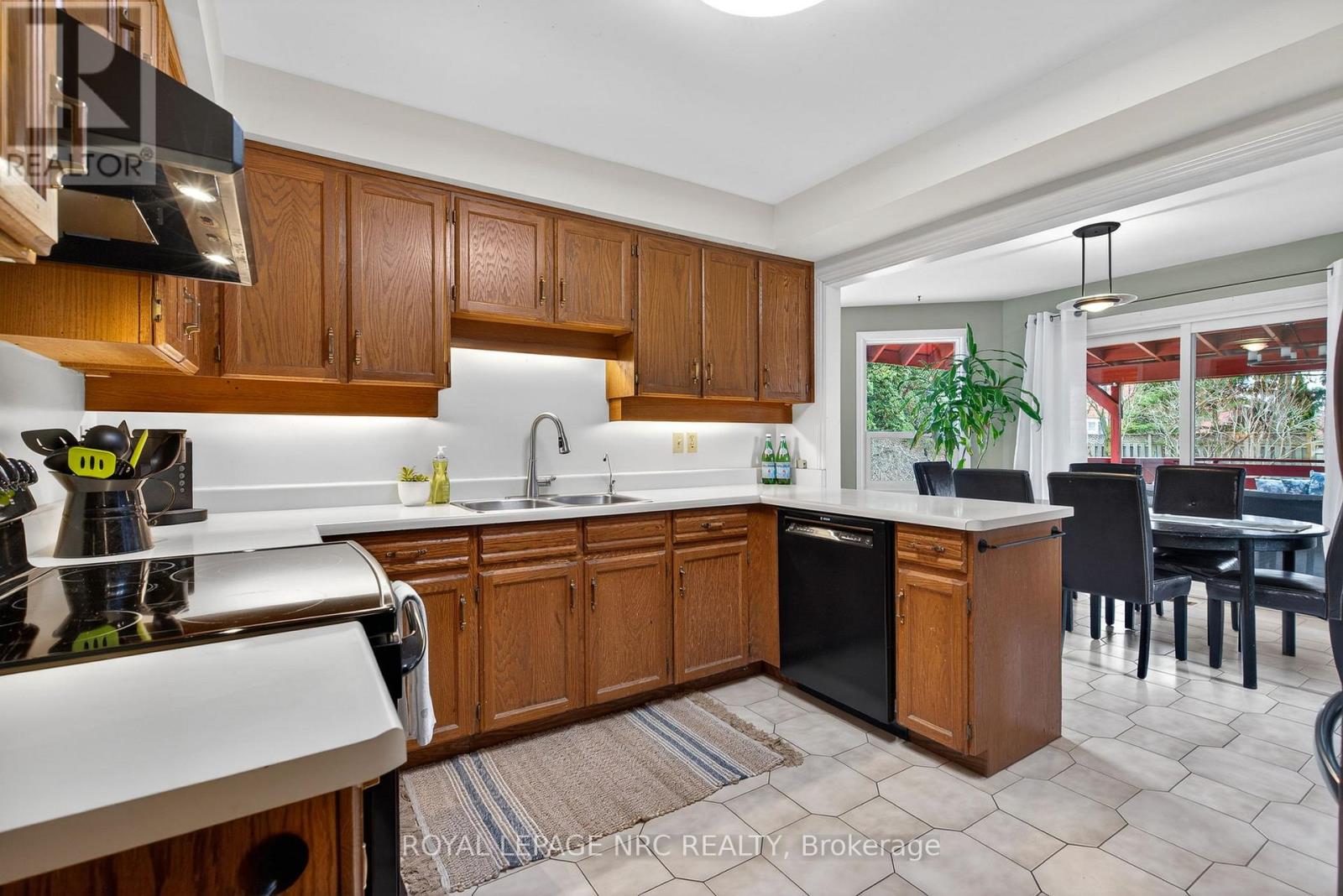 7 Barbican Trail, St. Catharines, Ontario  L2T 4A1 - Photo 10 - X12904292