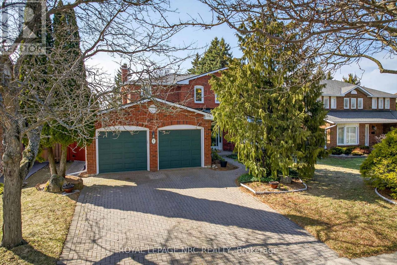 7 Barbican Trail, St. Catharines, Ontario  L2T 4A1 - Photo 2 - X12904292