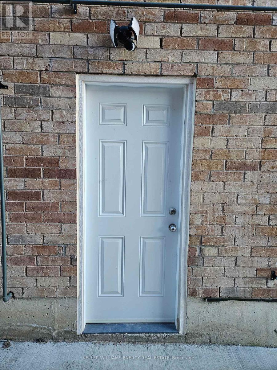 111 Rosswell Drive, Clarington, Ontario  L1E 3K1 - Photo 2 - E12905268