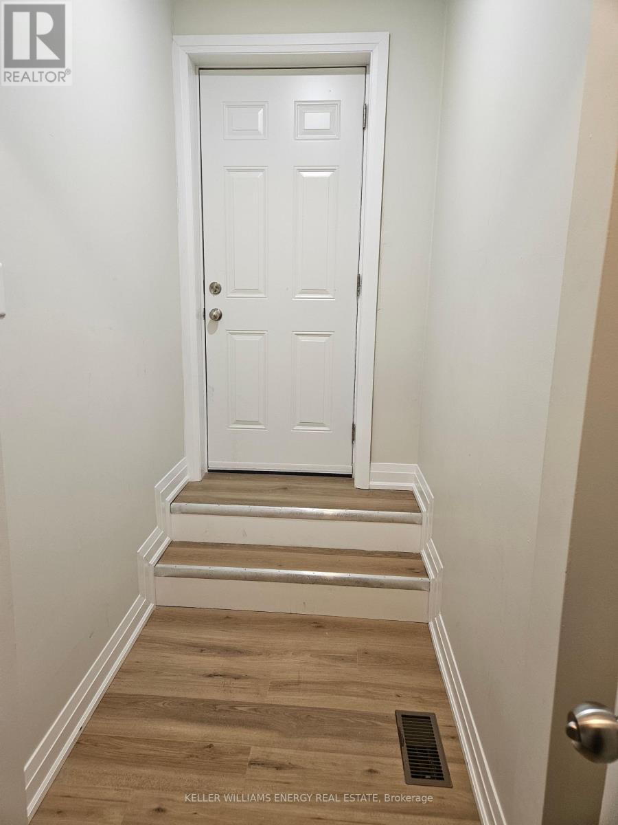 111 Rosswell Drive, Clarington, Ontario  L1E 3K1 - Photo 4 - E12905268