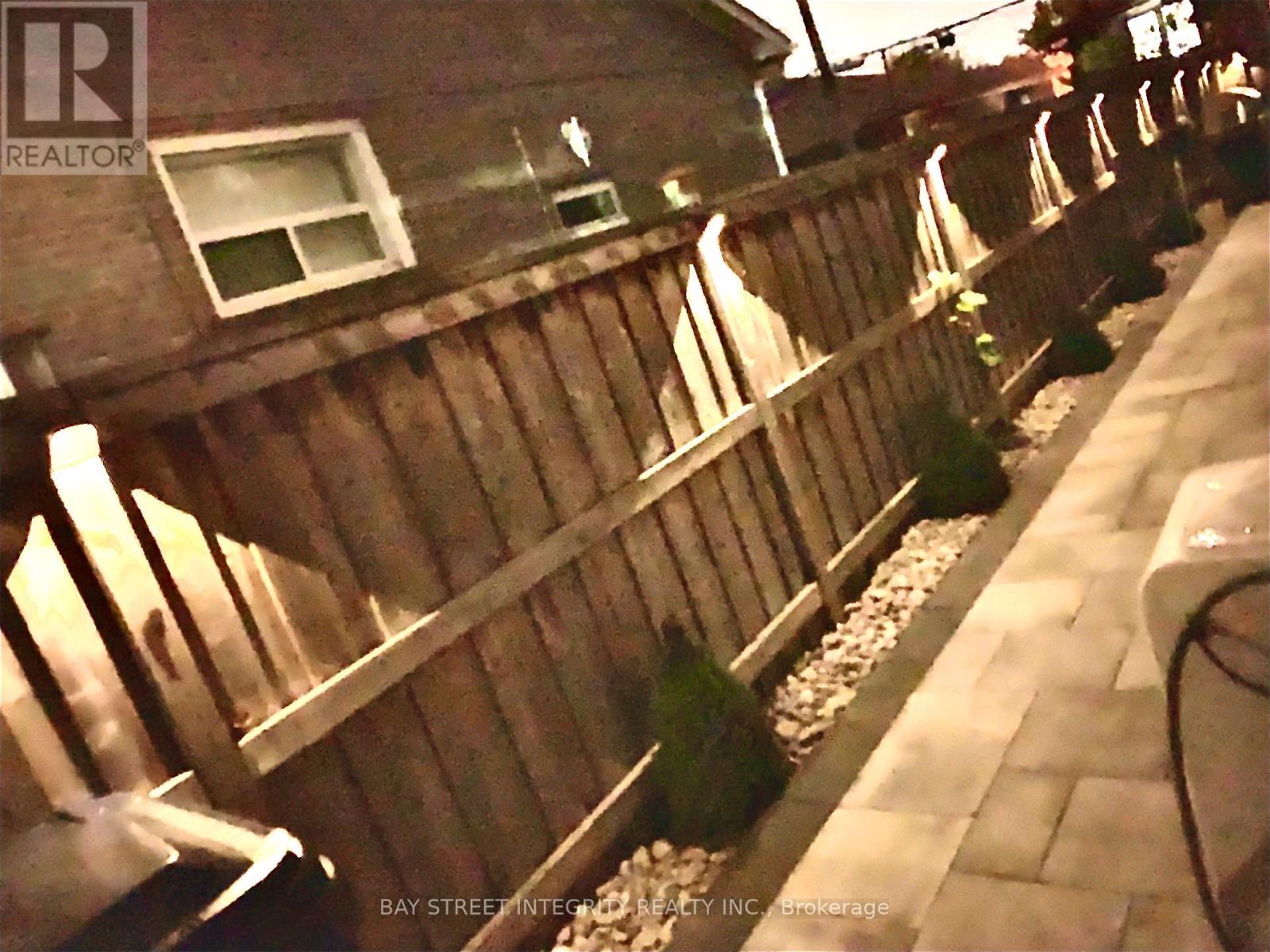 12 Combermere Drive, Toronto (Parkwoods-Donalda), Ontario  M3A 2W3 - Photo 28 - C12905264