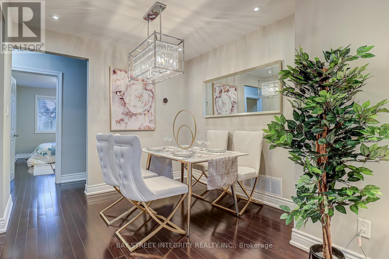 12 Combermere Drive, Toronto (Parkwoods-Donalda), Ontario  M3A 2W3 - Photo 5 - C12905264