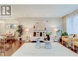 12 COMBERMERE DRIVE, Toronto, Ontario